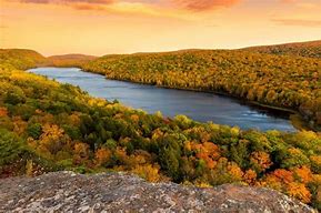 fall at lake of the clouds mi
